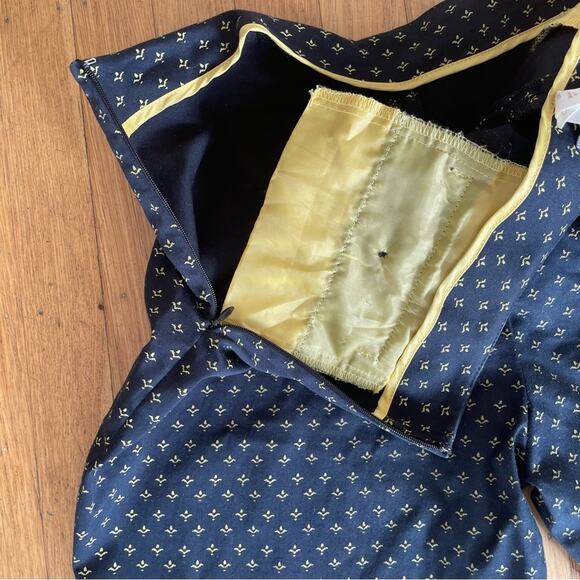 Kenar Women's Vintage Cigarette Pants Size 10 Blue and gold Side Zipper - Picture 12 of 12